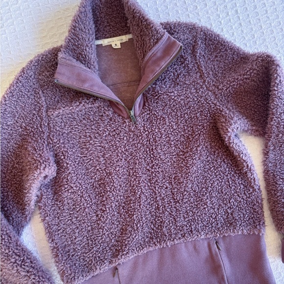 Spring Fleece - Picture 2 of 5